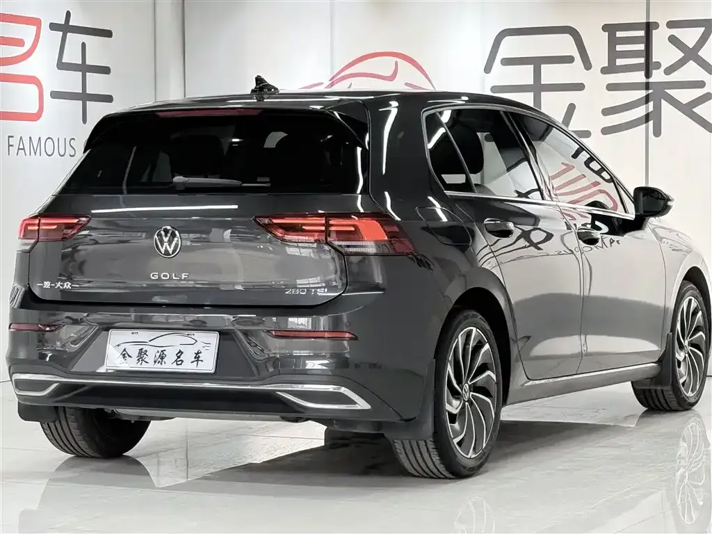 Volkswagen Golf 2023 из CN, фото 10