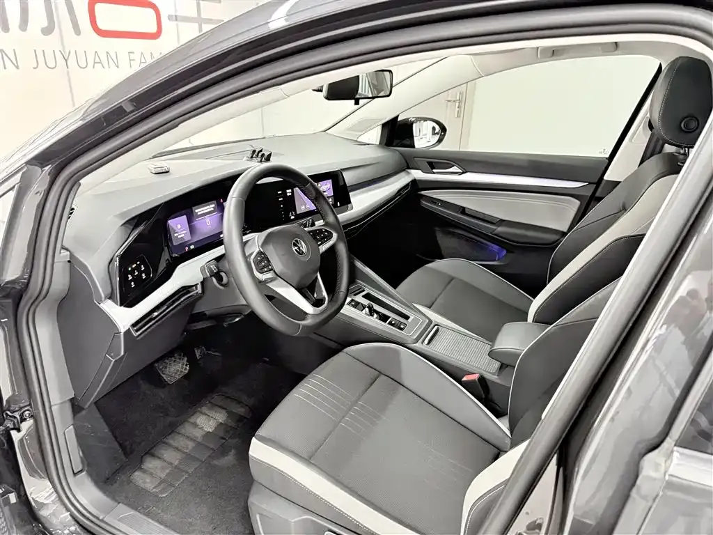 Volkswagen Golf 2023 из CN, фото 9