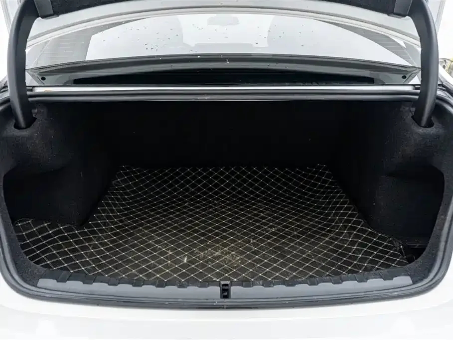 BMW 3 Series 2024 из CN, фото 9