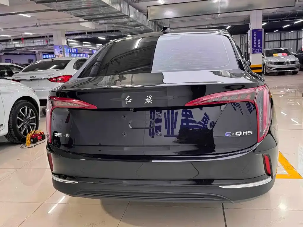 Hongqi E-QM5 2024 из CN, фото 3