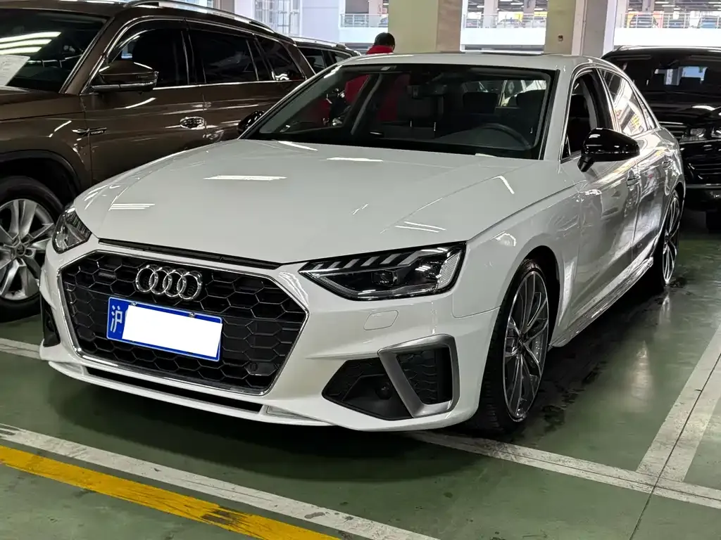 Audi A4L 2021 из CN, фото 1