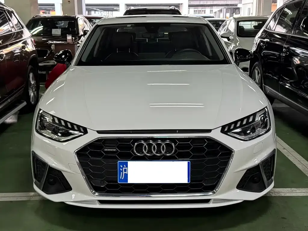 Audi A4L 2021 из CN, фото 2