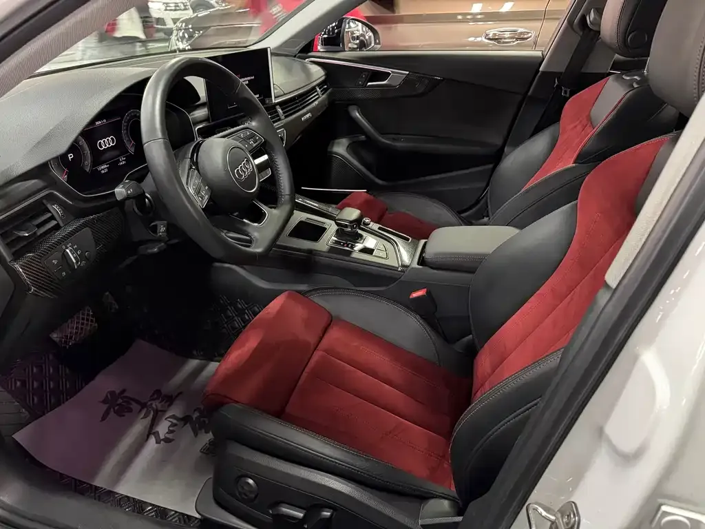 Audi A4L 2021 из CN, фото 10