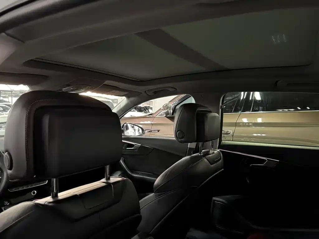 Audi A4L 2021 из CN, фото 7