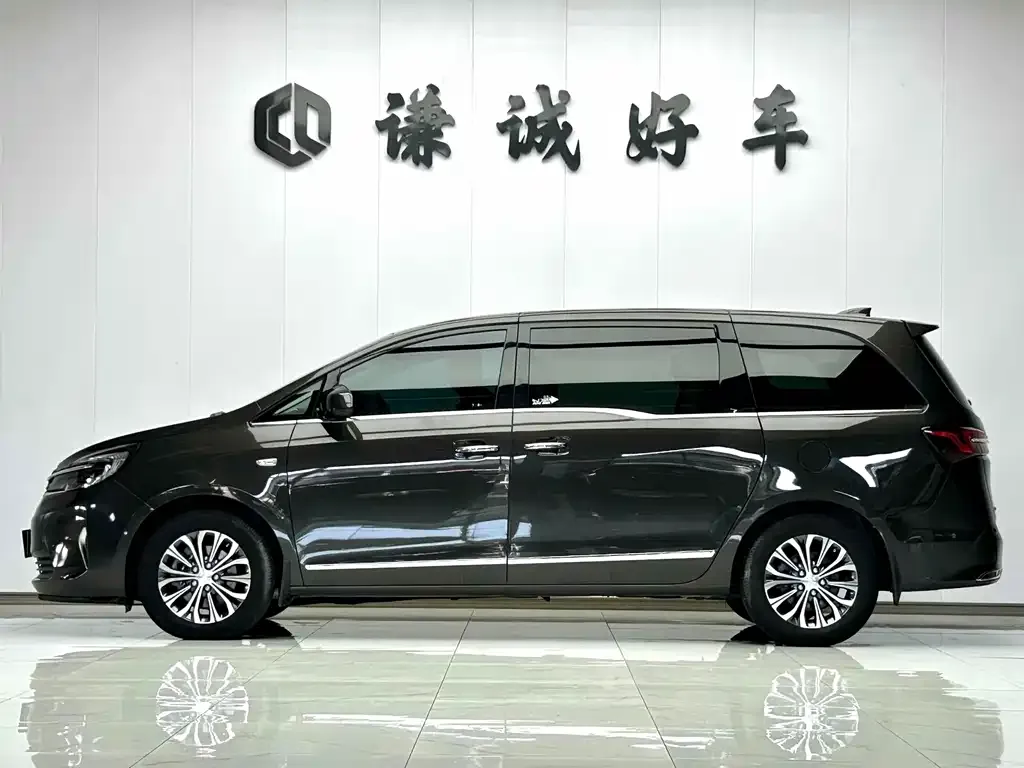 Buick GL8 2022 из CN, фото 2