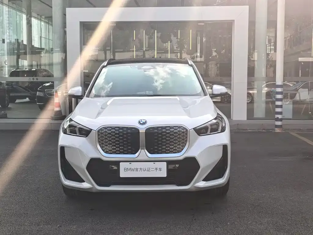 BMW iX1 2024 из CN, фото 7