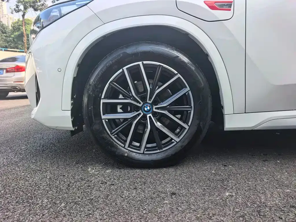 BMW iX1 2024 из CN, фото 9