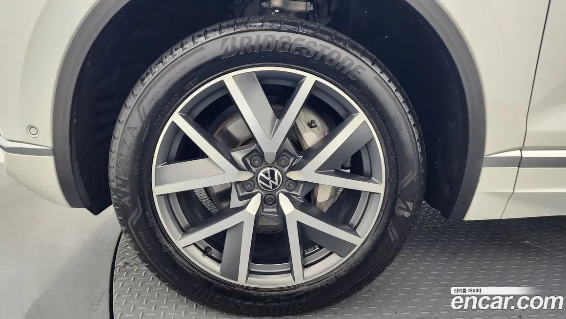 Volkswagen Touareg 2023 из KR, фото 7