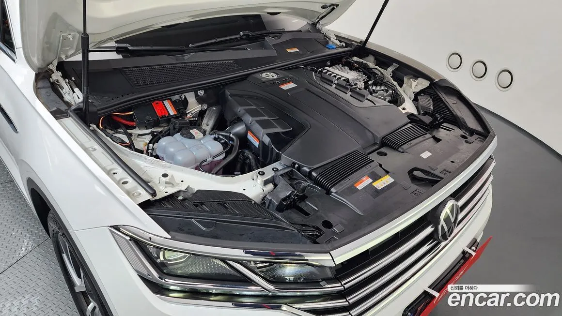 Volkswagen Touareg 2023 из KR, фото 10