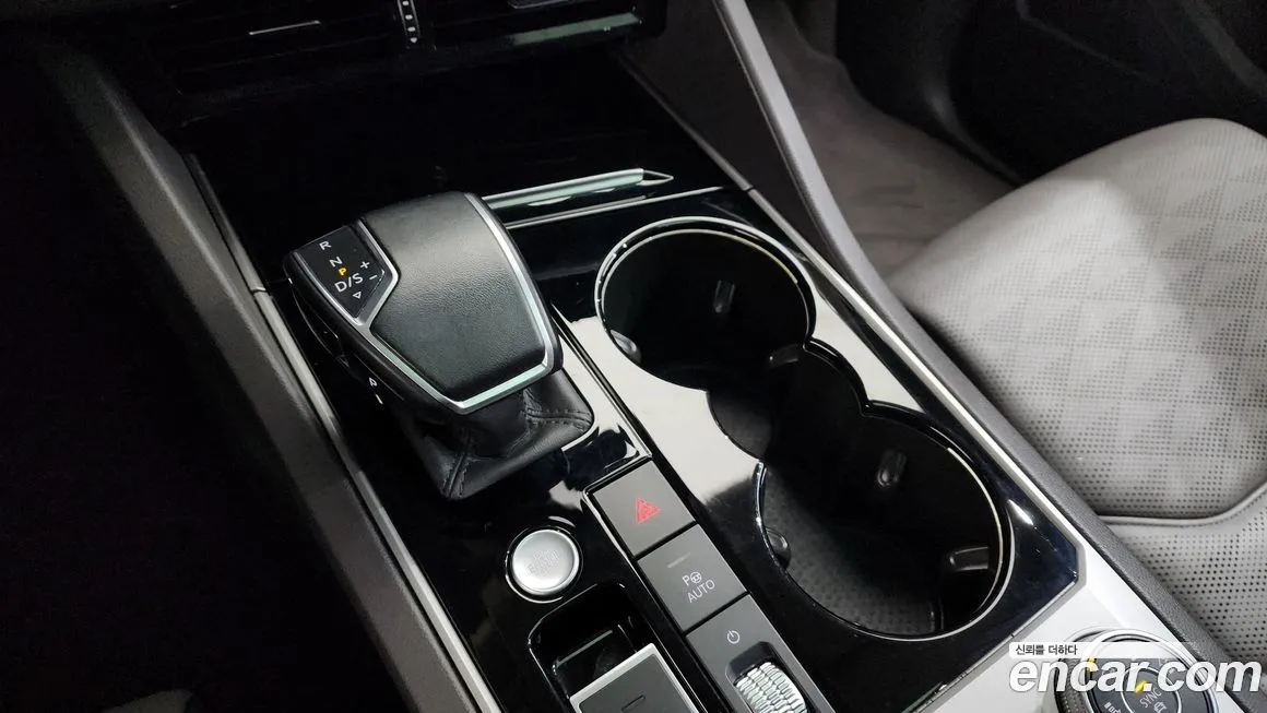 Volkswagen Touareg 2023 из KR, фото 8