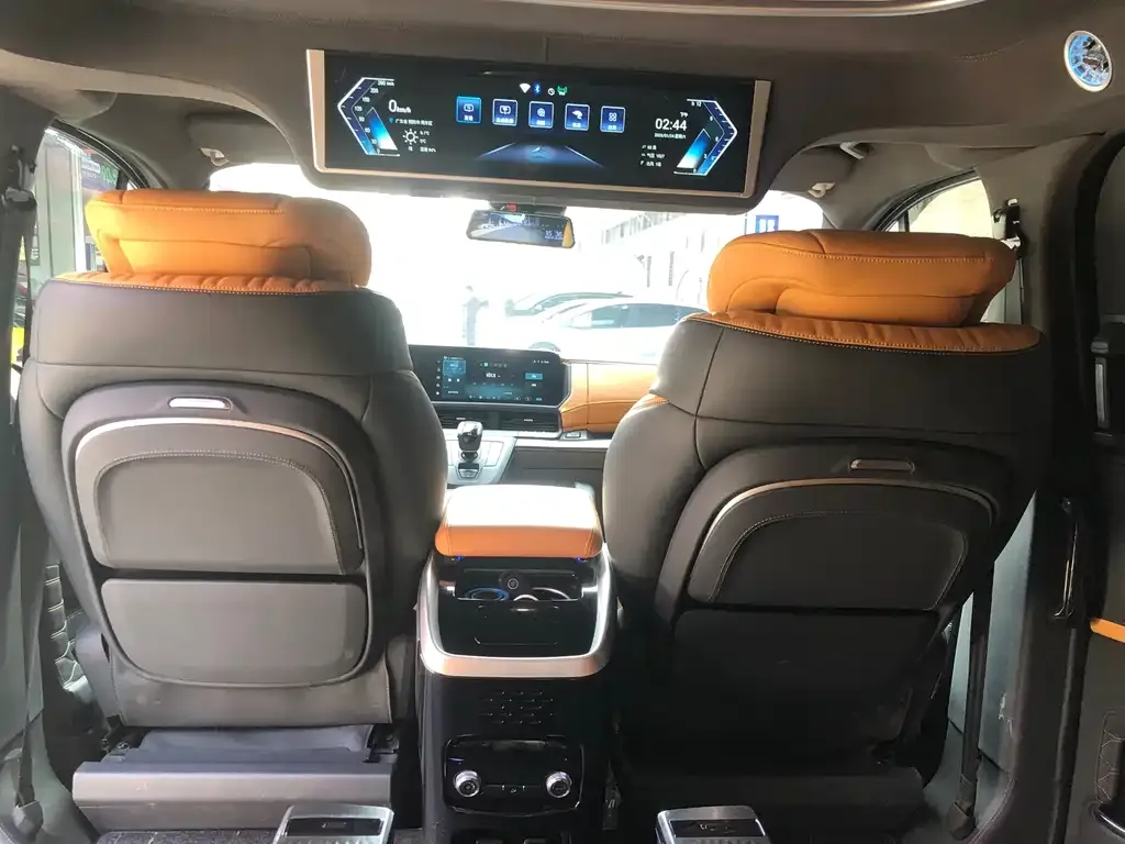 Ford Tourneo 2024 из CN, фото 2