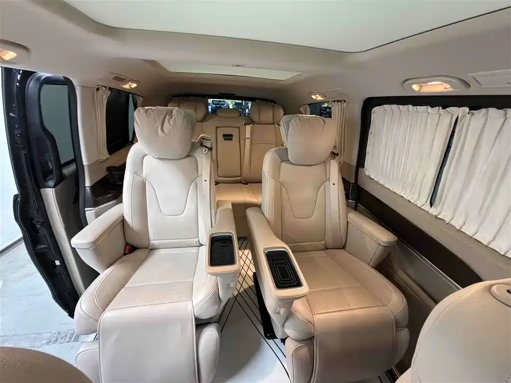 Mercedes-Benz V-Class 2024 из CN, фото 4