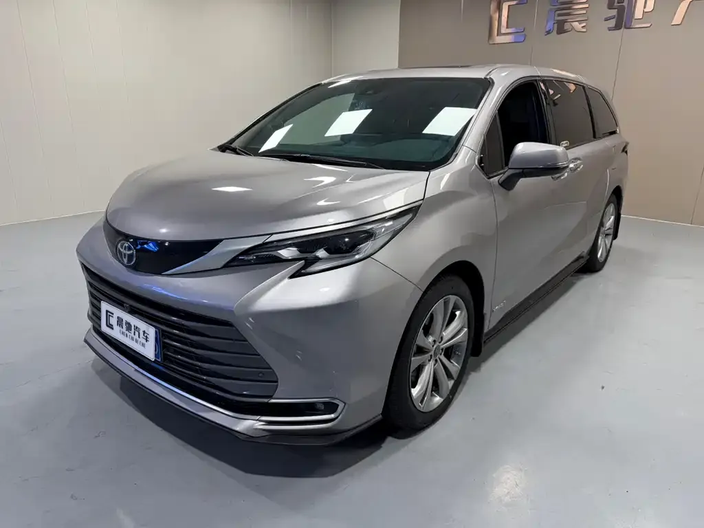 Toyota Sienna 2024 из CN, фото 1