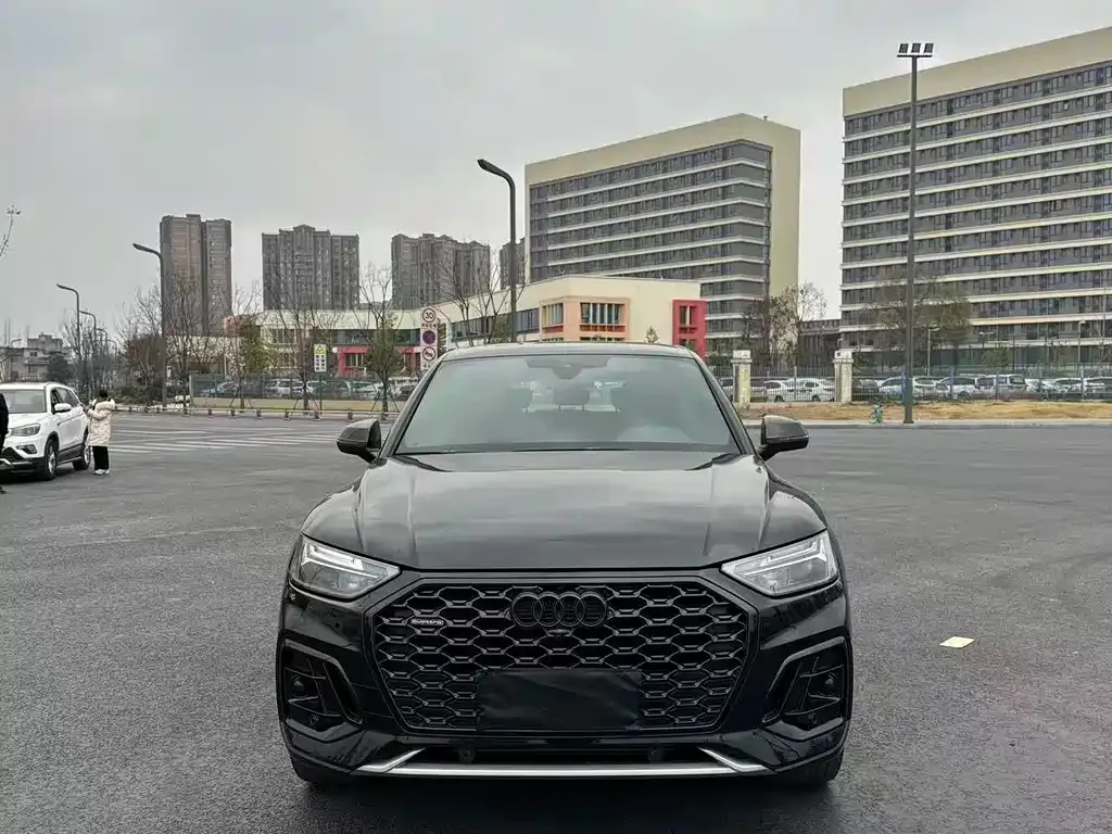 Audi Q5L Sportback 2024 из CN, фото 2