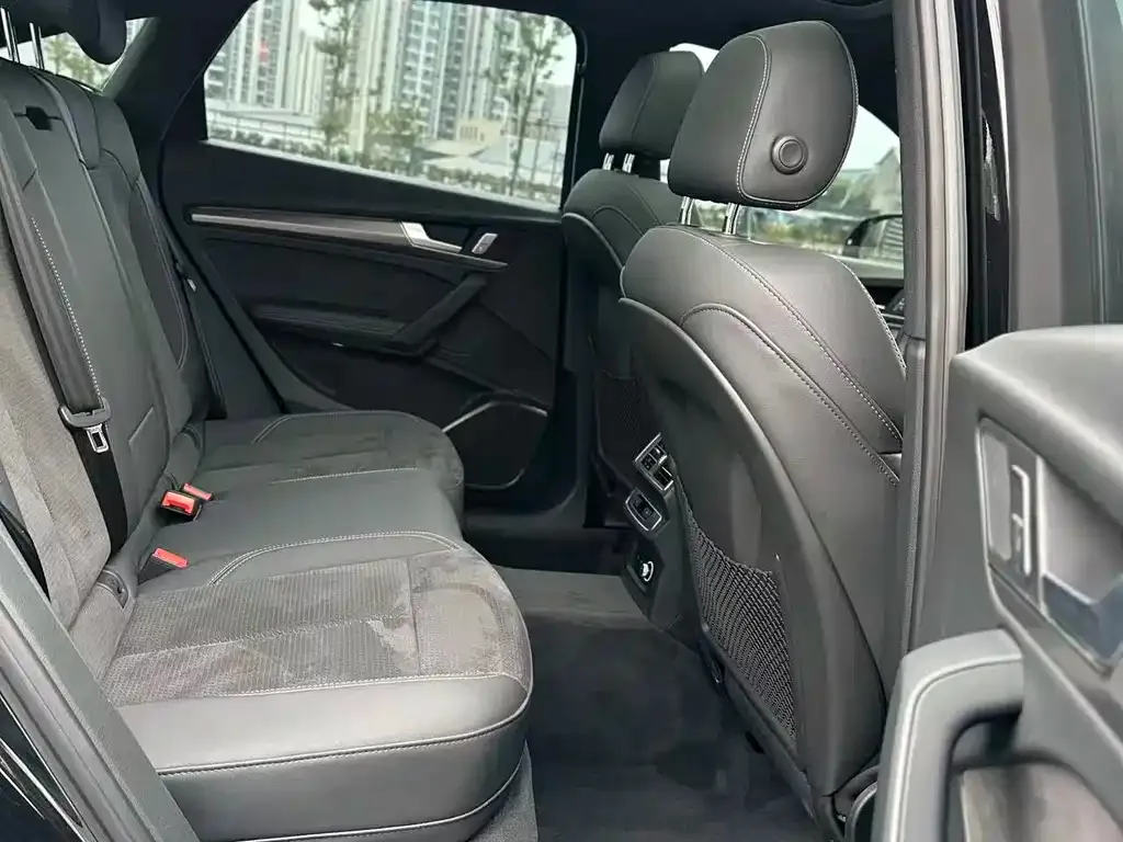 Audi Q5L Sportback 2024 из CN, фото 4