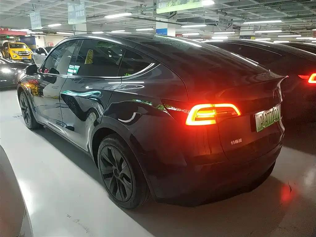 Tesla Model Y — фото 7