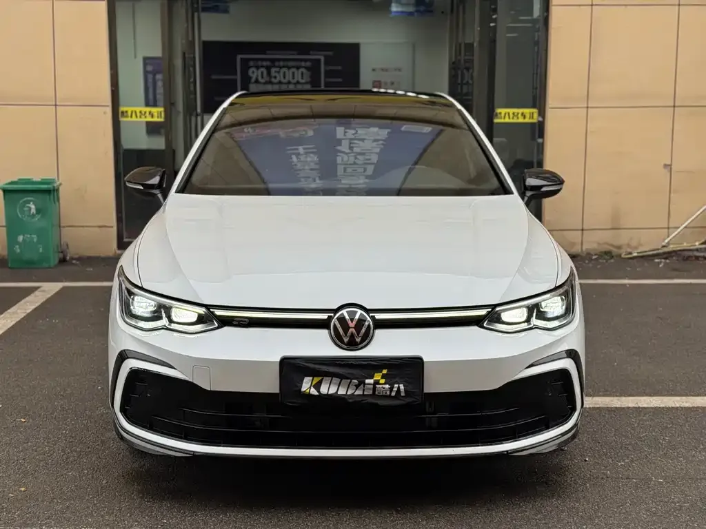 Volkswagen Golf 2023 из CN, фото 9