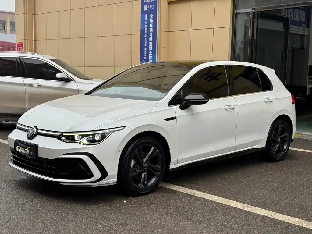 Volkswagen Golf 2023 из CN, фото 8