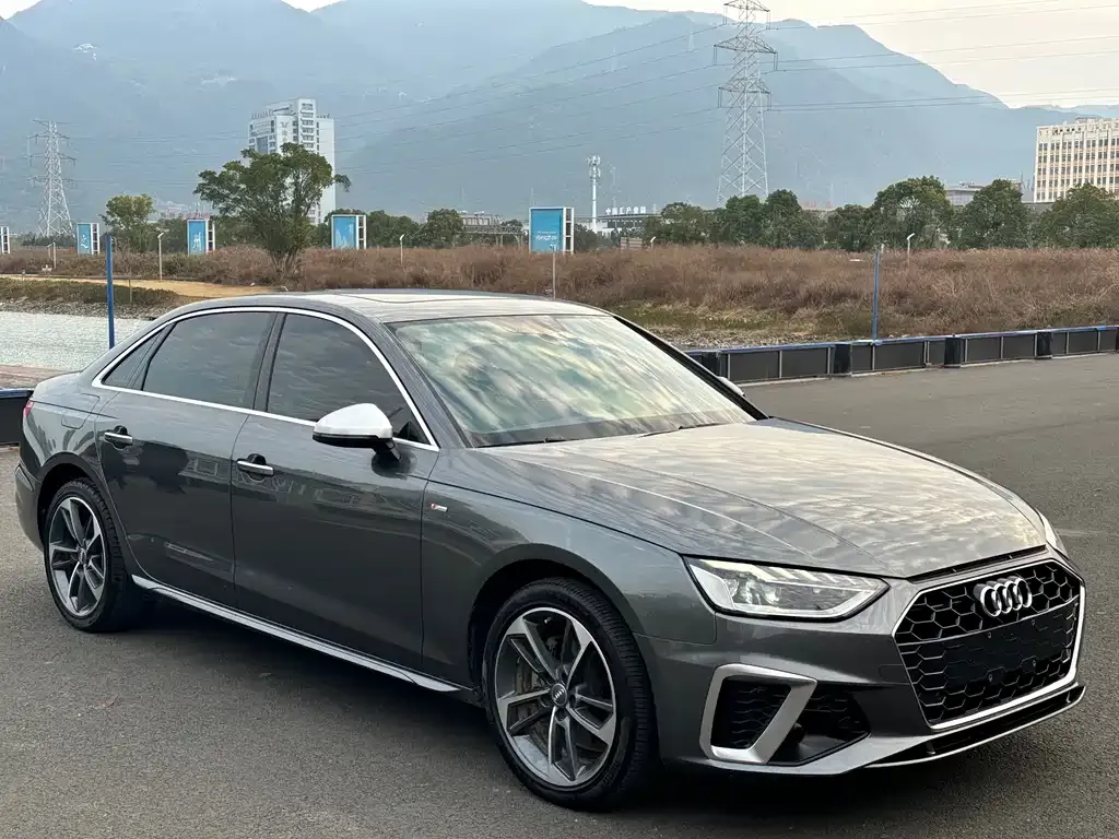 Audi A4L 2021 из CN, фото 3