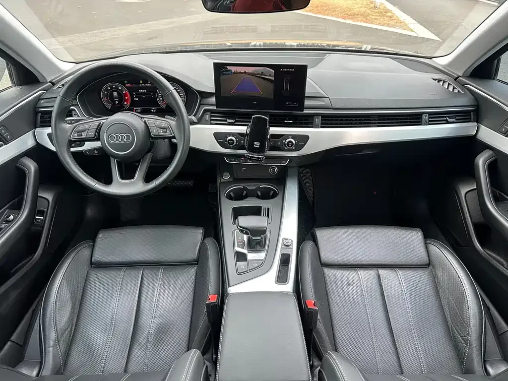 Audi A4L 2021 из CN, фото 2