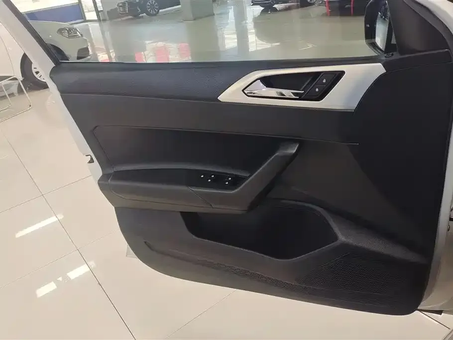 Volkswagen Polo 2021 из CN, фото 2
