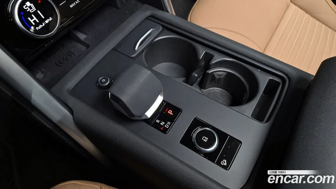 Land Rover Discovery 2024 из KR, фото 4