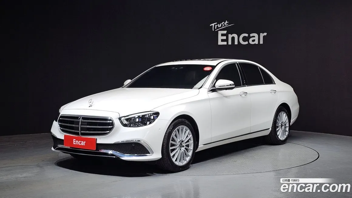 Mercedes-Benz E-Class — фото 1