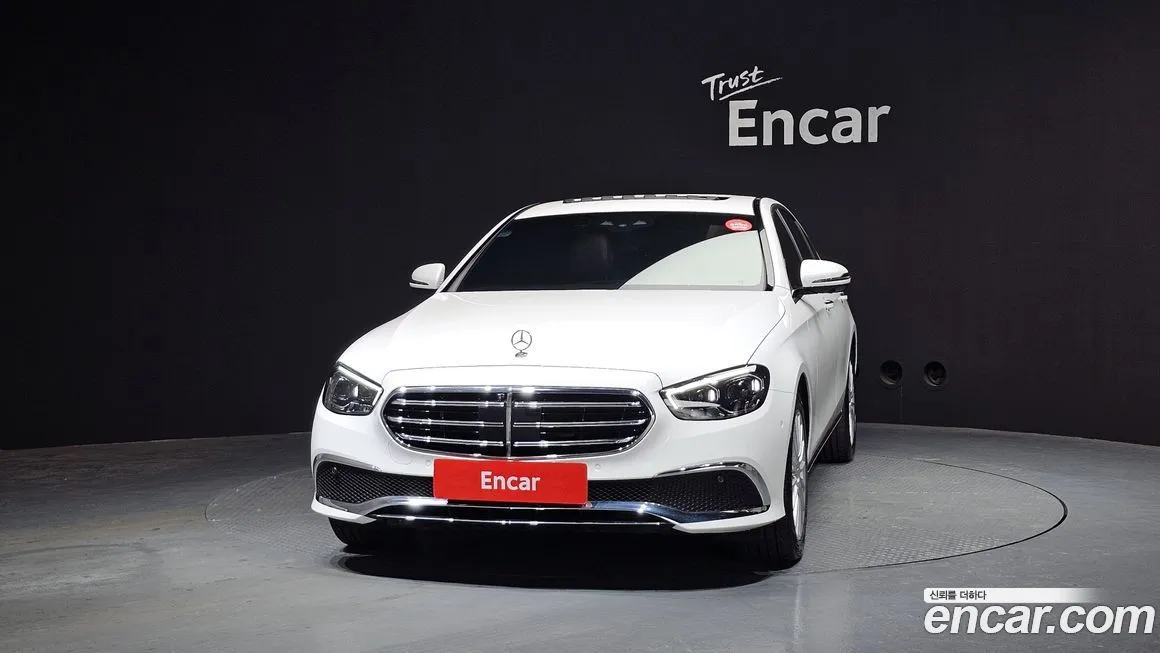 Mercedes-Benz E-Class — фото 10