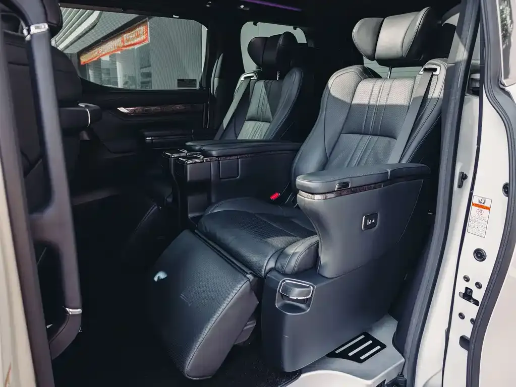 Toyota Alphard 2021 из CN, фото 6