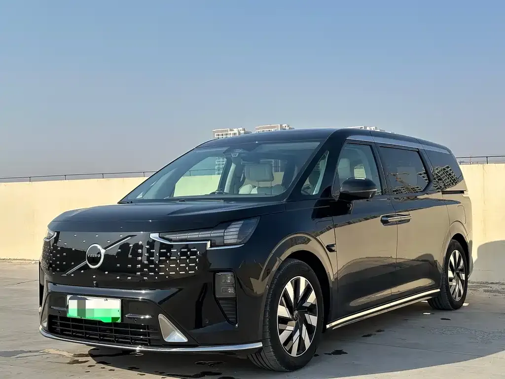Volvo EM90 2025 из CN, фото 1