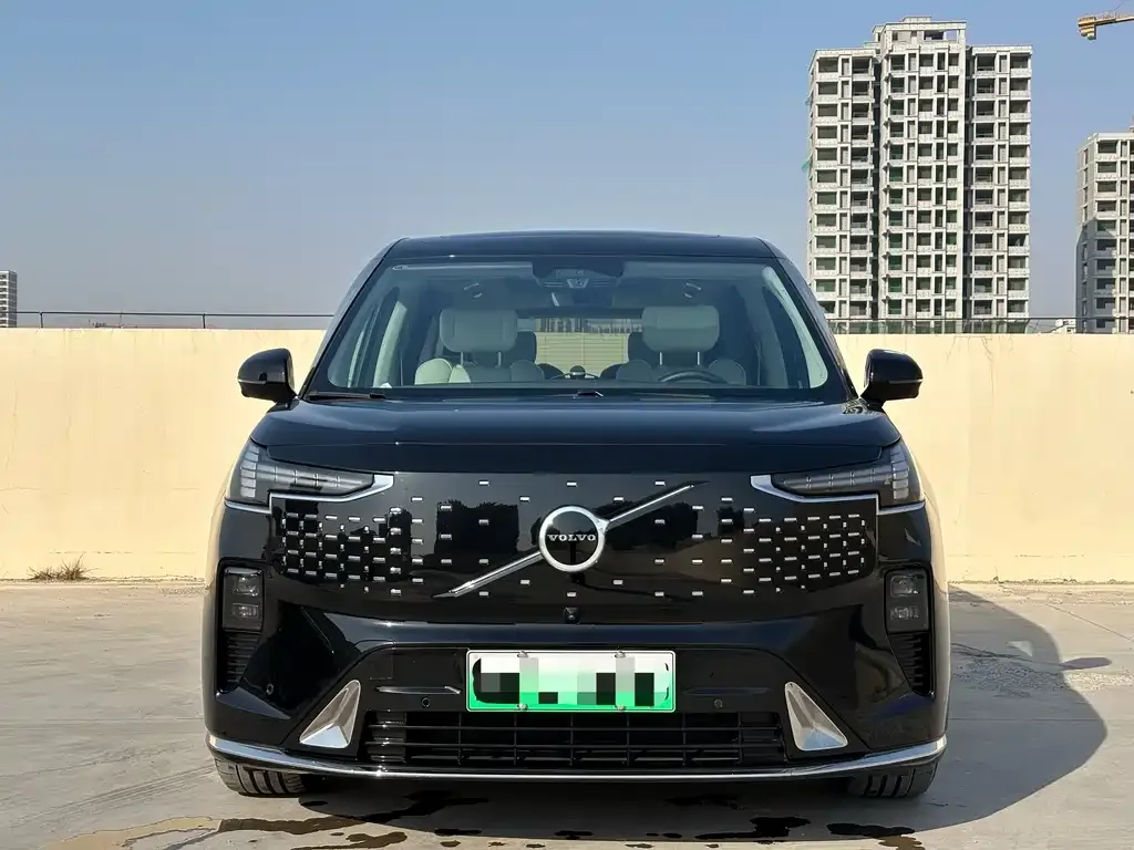 Volvo EM90 2025 из CN, фото 10