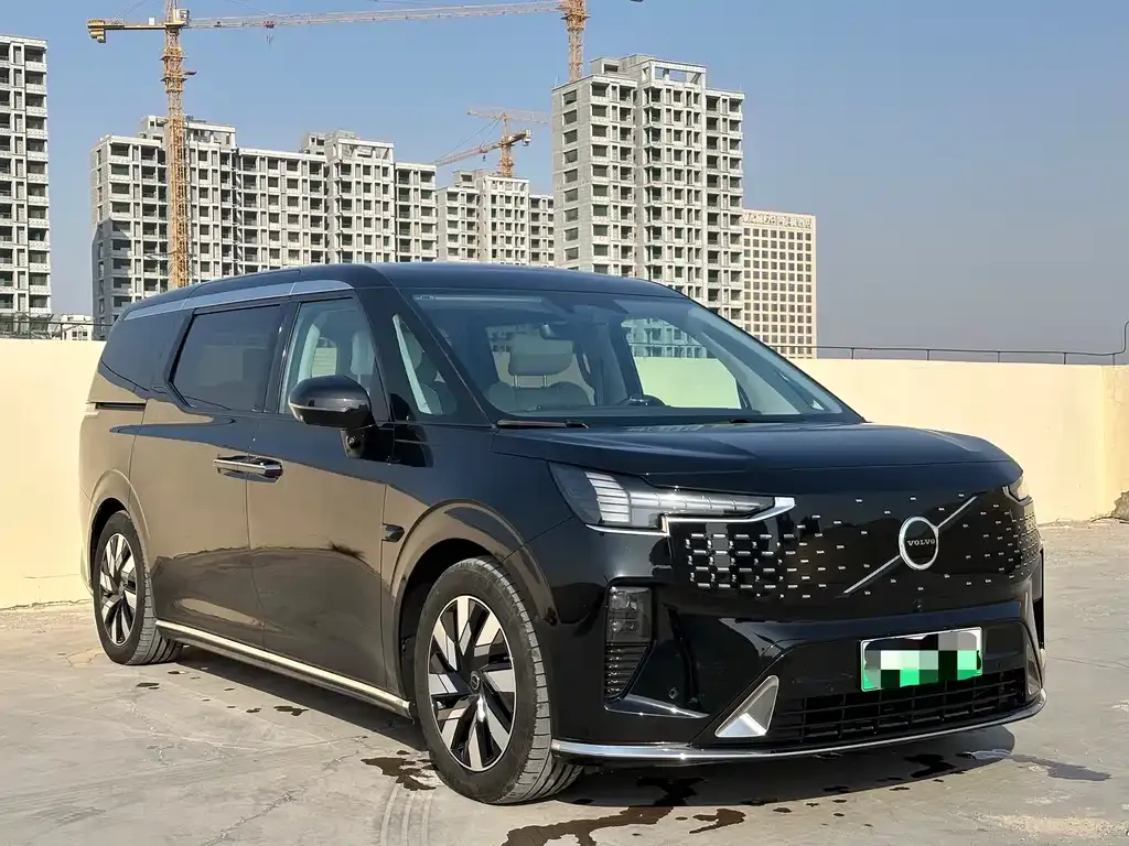 Volvo EM90 2025 из CN, фото 9