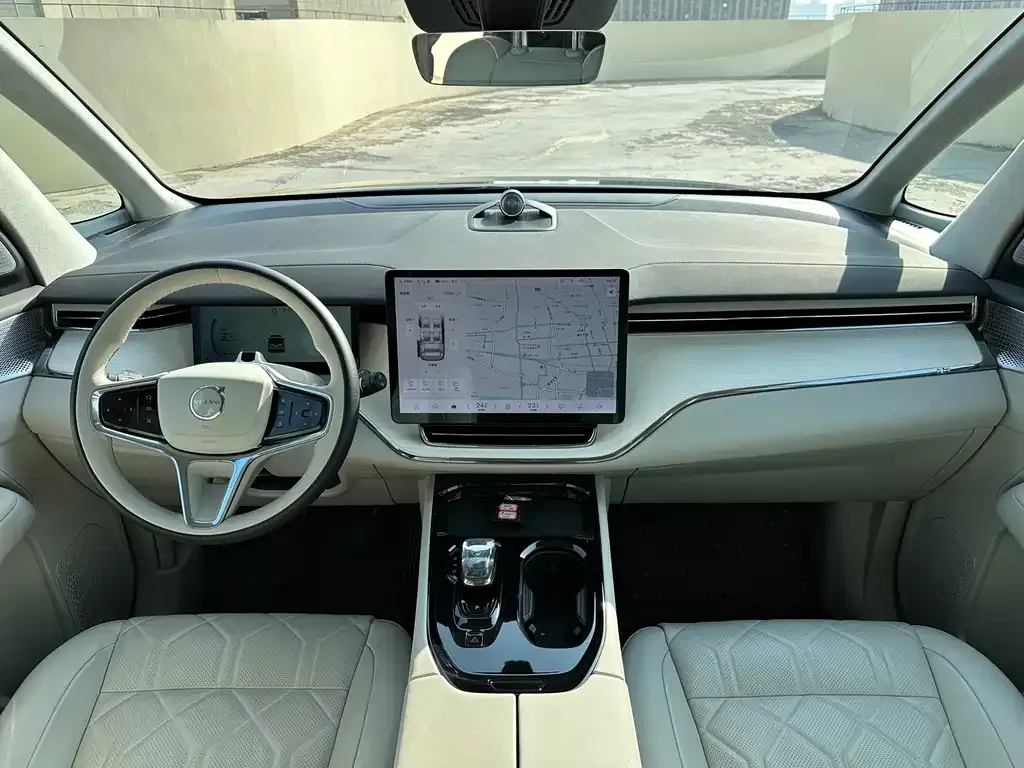 Volvo EM90 2025 из CN, фото 8