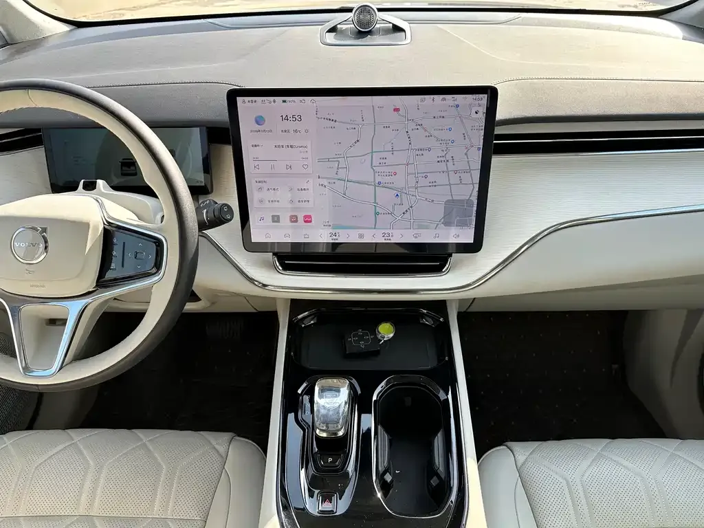 Volvo EM90 2025 из CN, фото 5