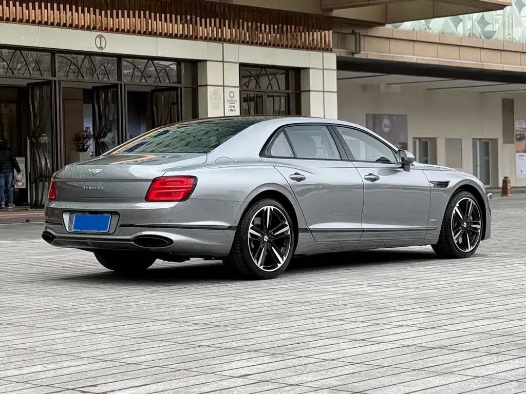 Bentley Flying Spur 2021 из CN, фото 2