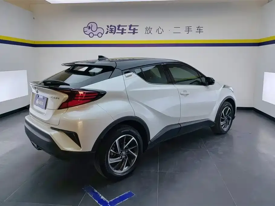 Toyota C-HR 2023 из CN, фото 3
