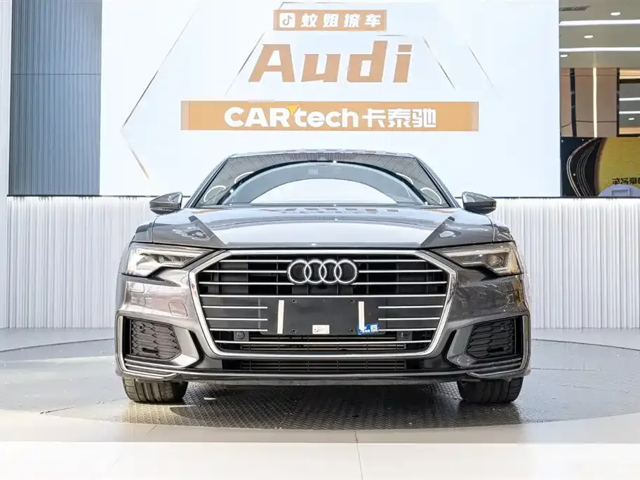 Audi A6L — фото 1