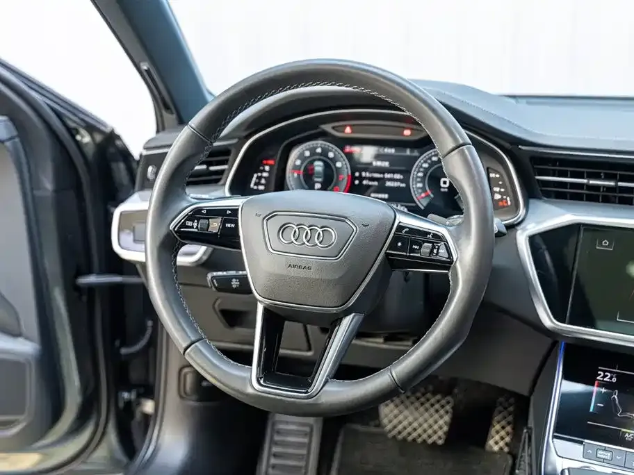 Audi A6L — фото 10