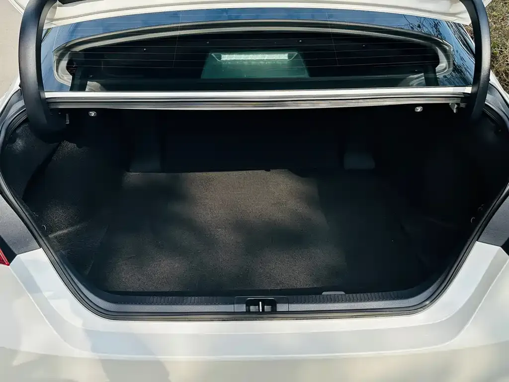 Toyota Camry 2023 из CN, фото 2