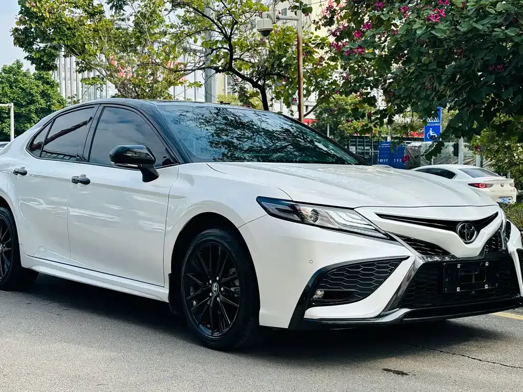 Toyota Camry 2023 из CN, фото 10