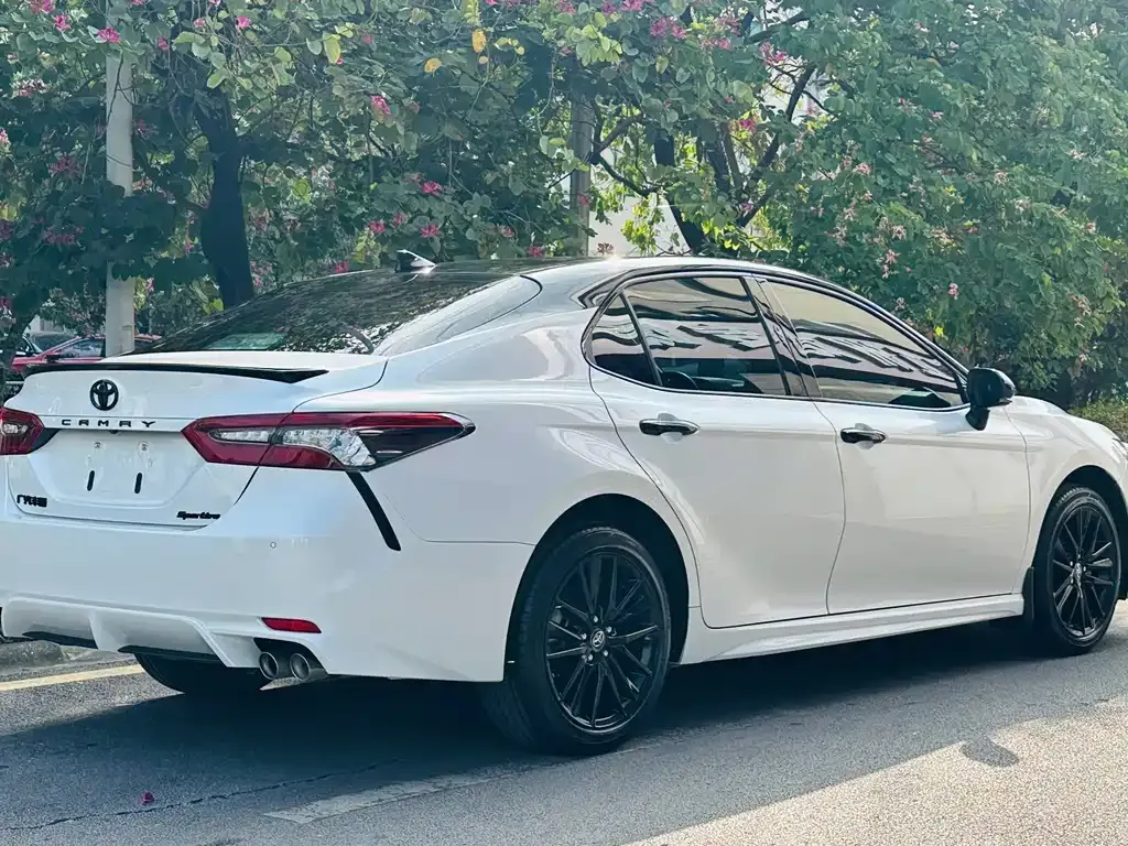 Toyota Camry 2023 из CN, фото 7