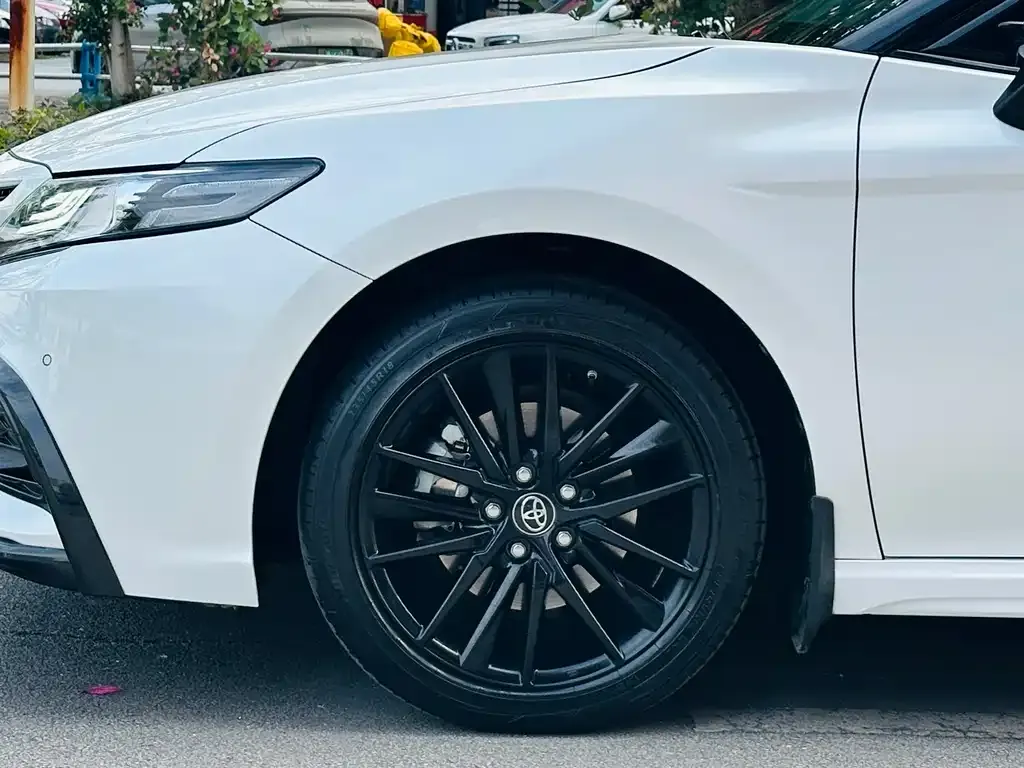 Toyota Camry 2023 из CN, фото 3