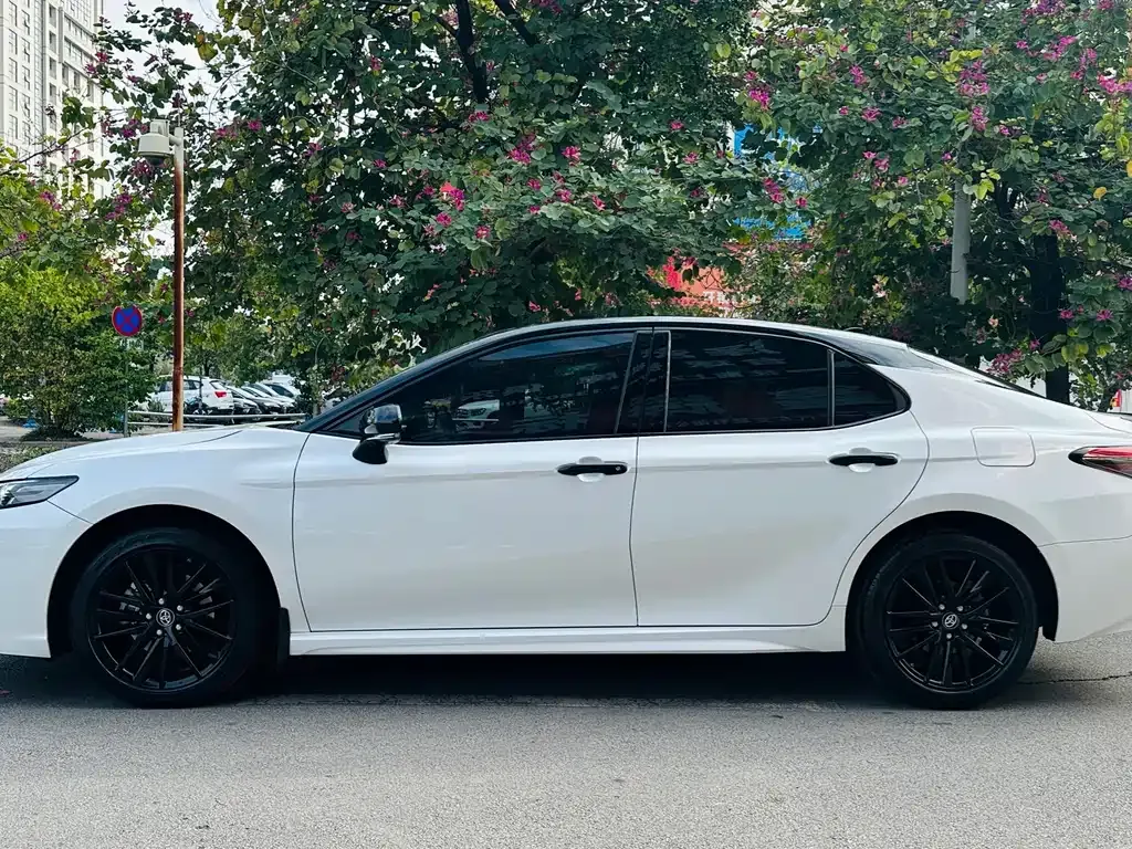 Toyota Camry 2023 из CN, фото 4