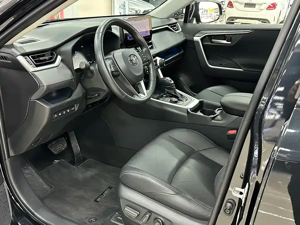Toyota Wildlander 2023 из CN, фото 7