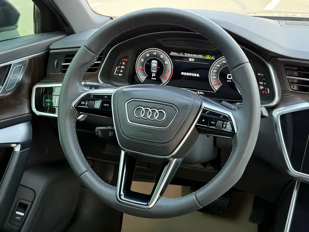 Audi A6L — фото 2
