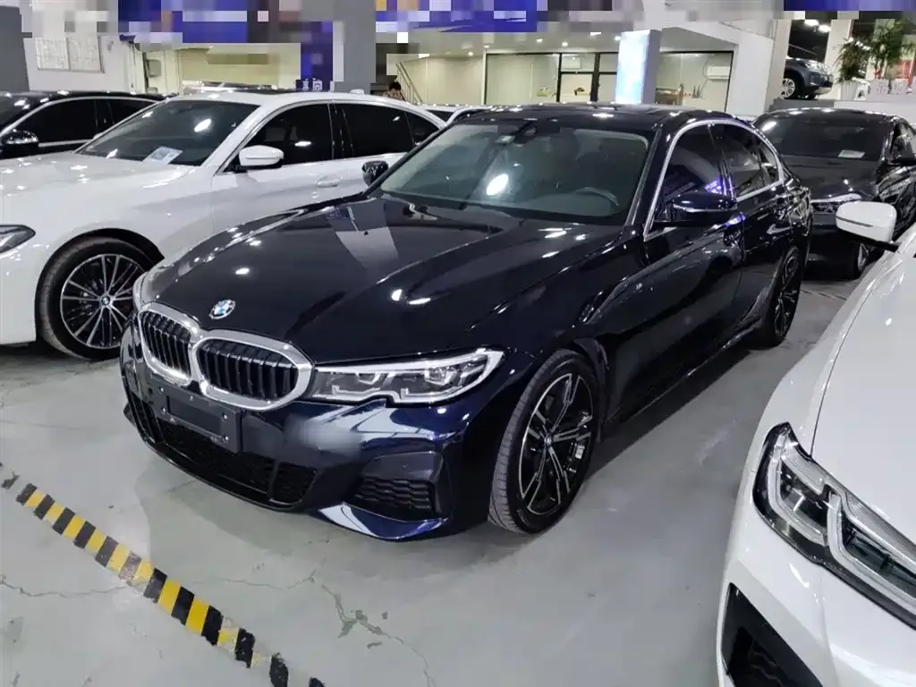 BMW 3 Series 2022 из CN, фото 1