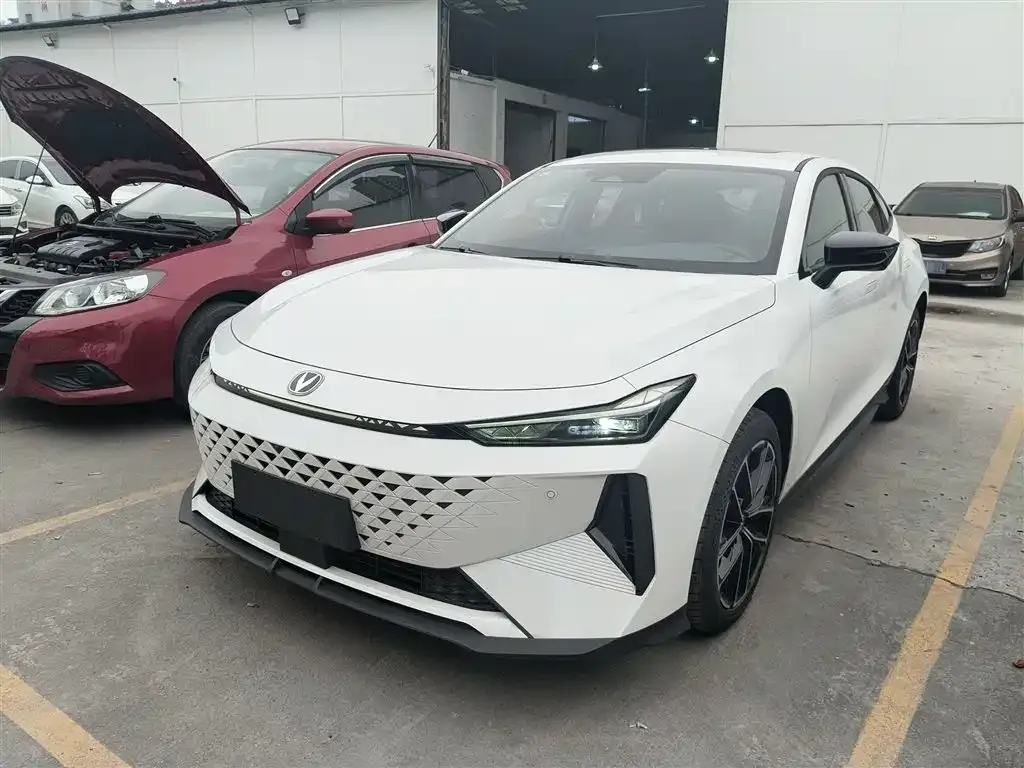 Changan UNI-V iDD 2025 из CN, фото 1