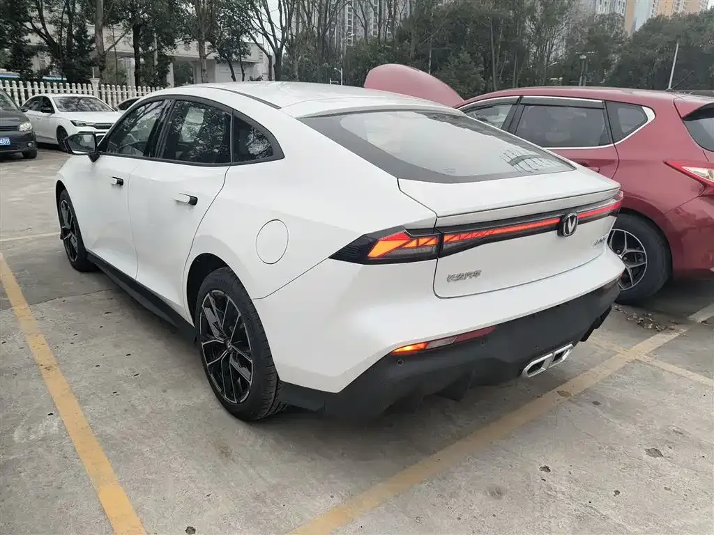 Changan UNI-V iDD 2025 из CN, фото 10