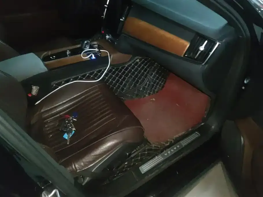 Volvo S90 2023 из CN, фото 6
