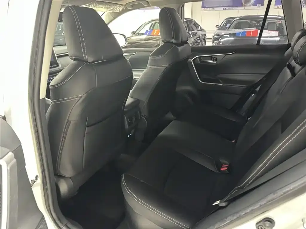 Toyota RAV4 2021 из CN, фото 5
